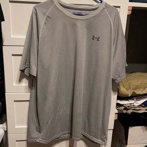 Men’s XXL under armour shirt
